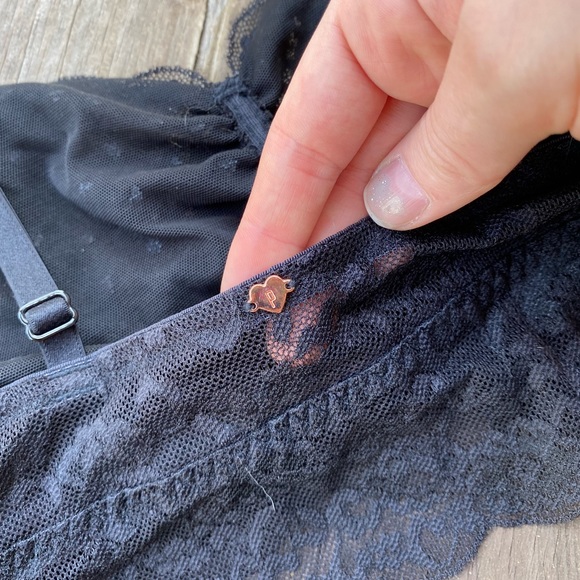 VS pink sparkly lace mesh bra - Picture 4 of 9